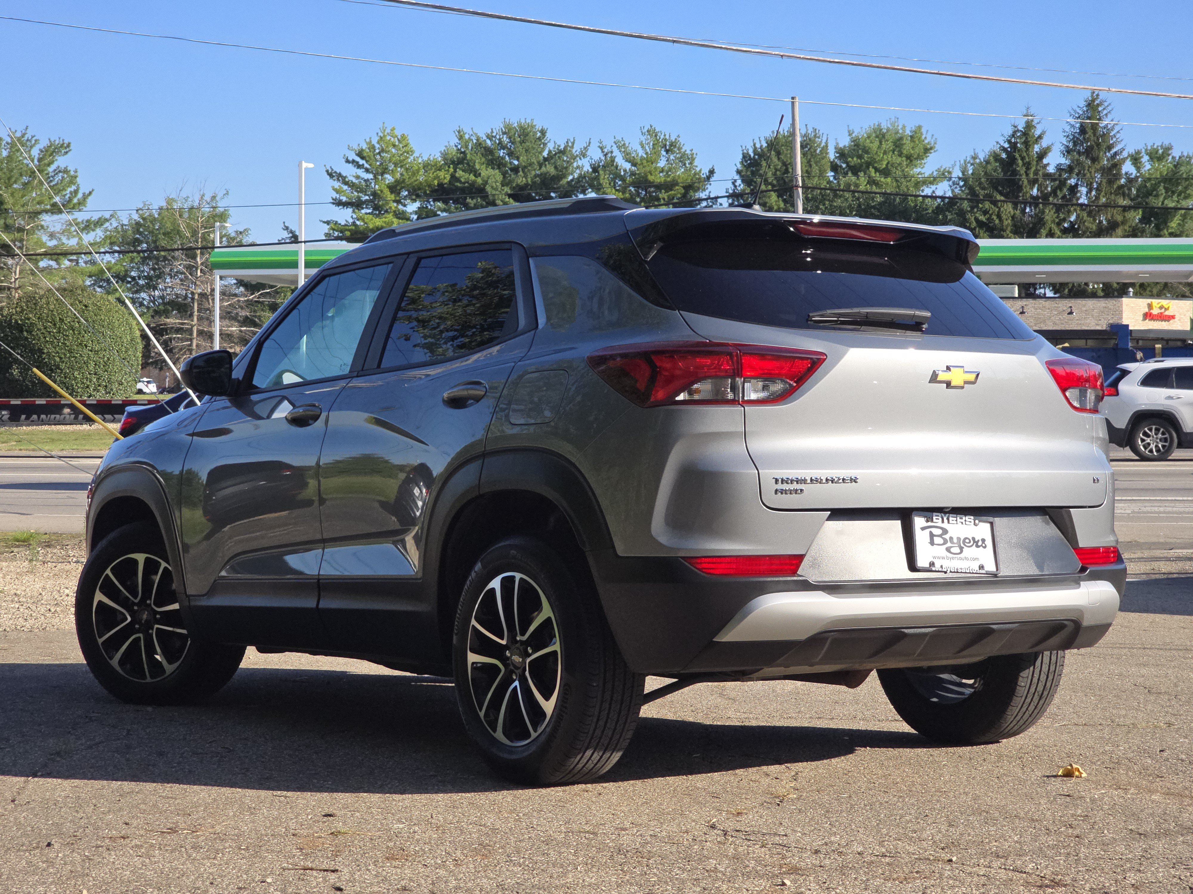 Used 2025 Chevrolet TrailBlazer LT AWD/4WD image 5