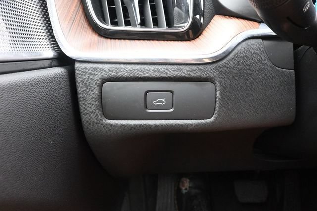 Used 2023 Volvo XC60 B5 Ultimate w/ Climate Package AWD/4WD image 28