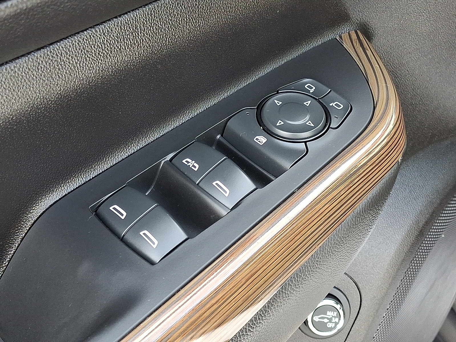 Used 2023 GMC Acadia SLE w/ Driver Convenience Package image 15