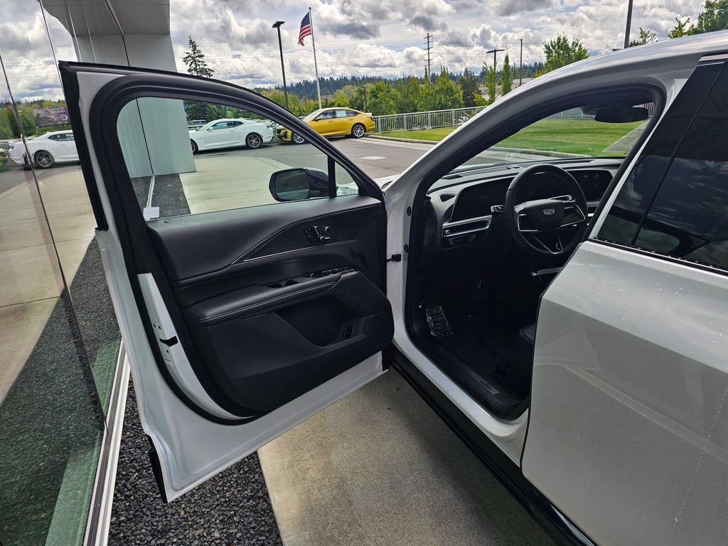 Certified 2024 Cadillac Lyriq Sport AWD/4WD image 18