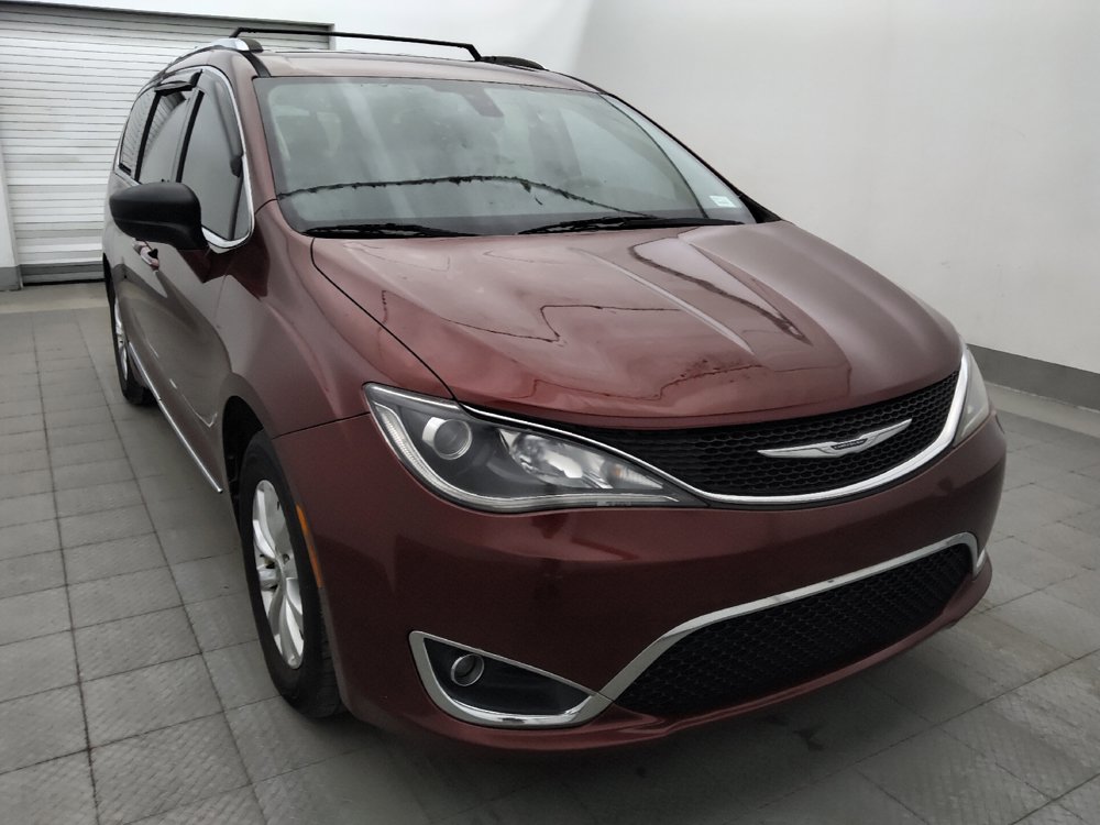 Used 2018 Chrysler Pacifica Touring-L Plus FWD image 13