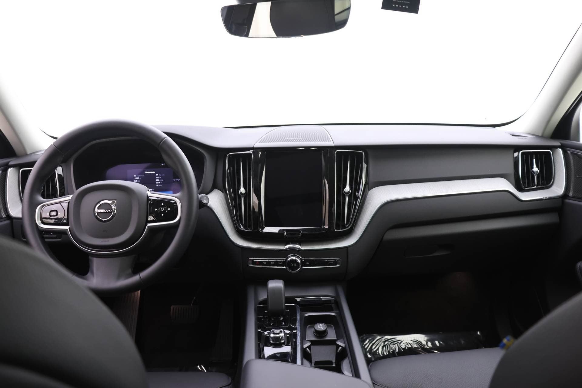 New 2025 Volvo XC60 T8 Plus w/ Protection Package Premier image 11