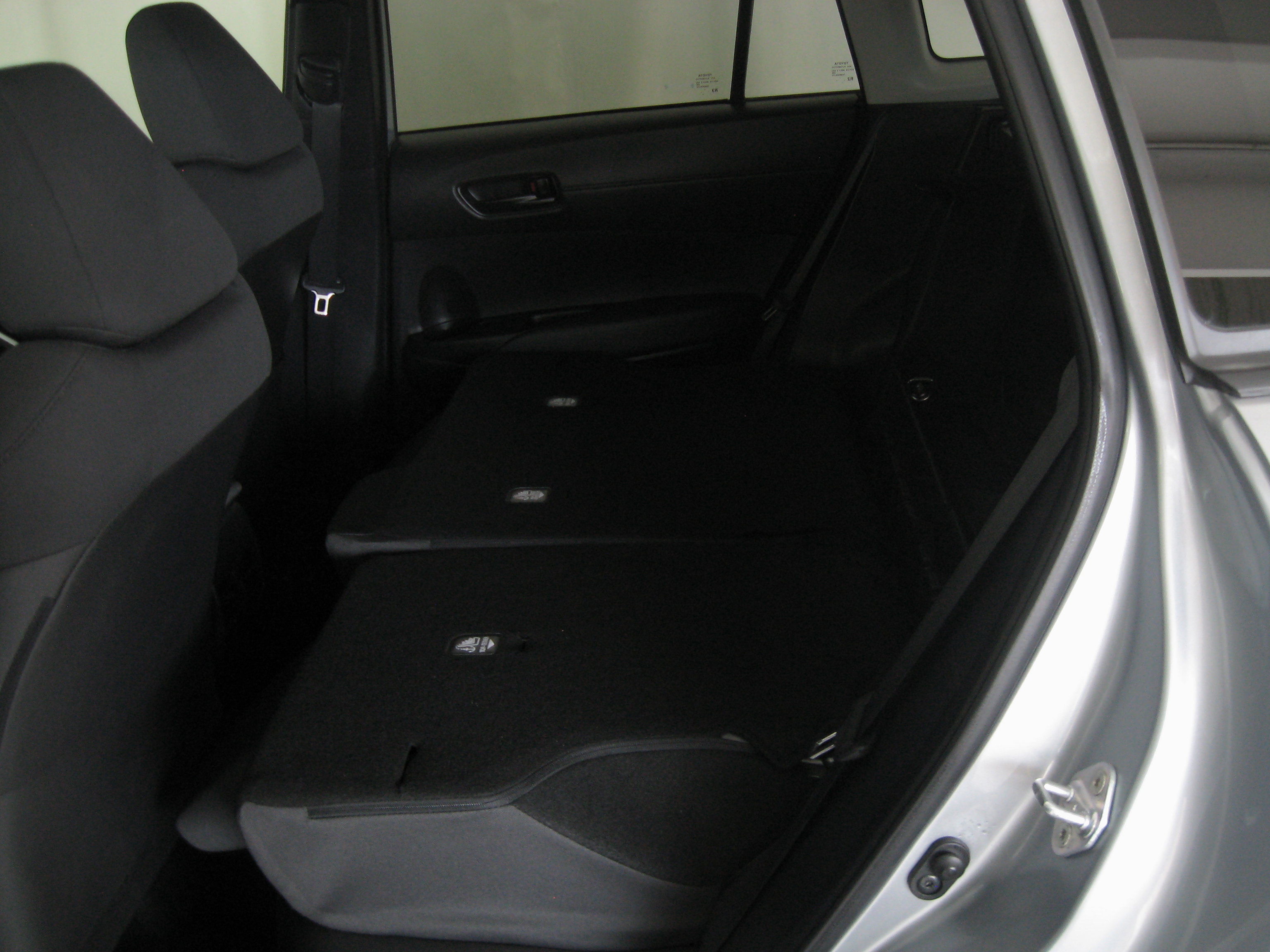 Certified 2022 Toyota Corolla Cross LE w/ Moonroof Package AWD/4WD image 21