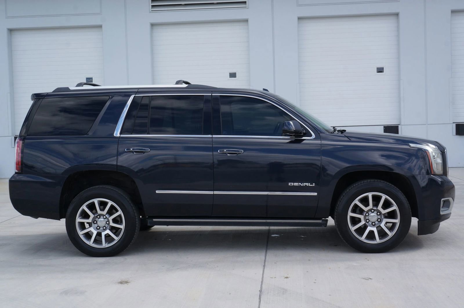 Used 2017 GMC Yukon Denali w/ Open Road Package image 16
