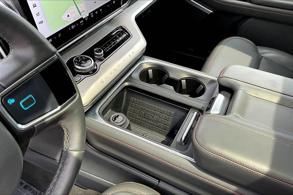 Used 2025 Ford Expedition Active AWD/4WD image 20