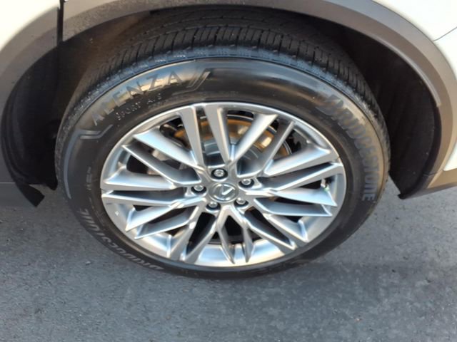 Used 2023 Acura MDX SH-AWD w/ Advance Package image 4