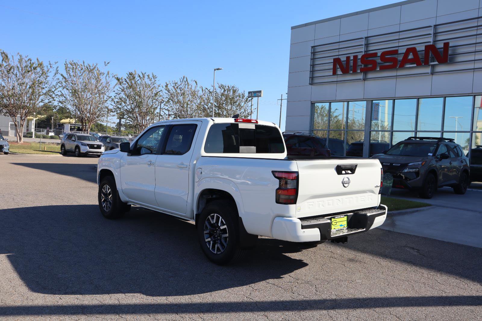 New 2026 Nissan Frontier 4x4 Crew Cab image 5