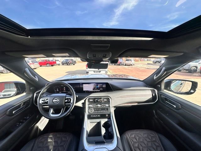 Certified 2025 Nissan Armada Platinum image 42