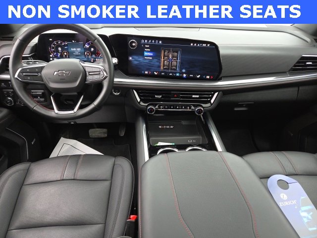 Used 2025 Chevrolet Suburban RST image 2