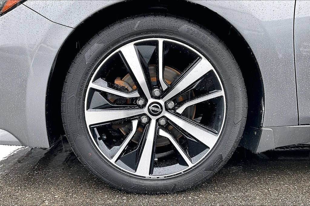 Used 2023 Nissan Maxima SL FWD image 34