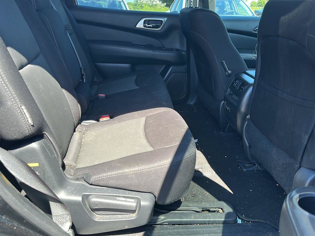 Used 2020 Nissan Pathfinder S AWD/4WD image 16