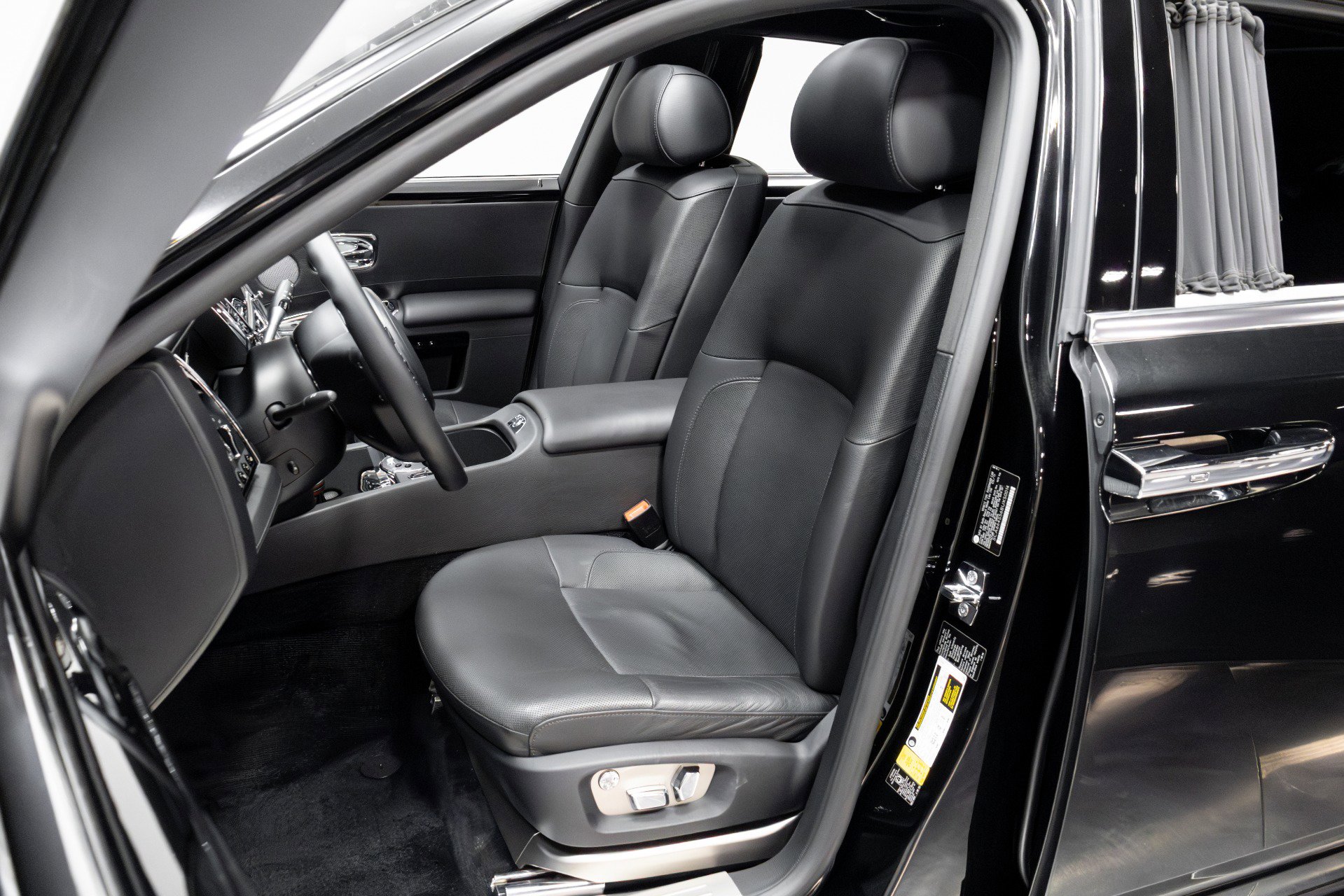 Used 2011 Rolls-Royce Ghost image 8