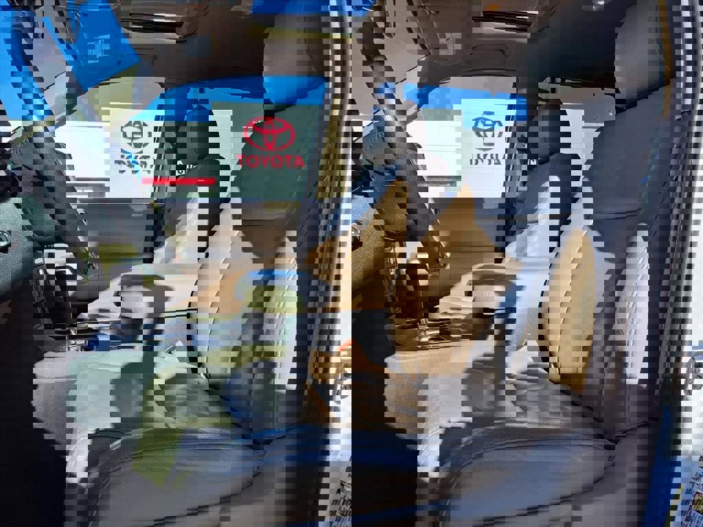 Used 2020 Toyota Sequoia Limited image 6