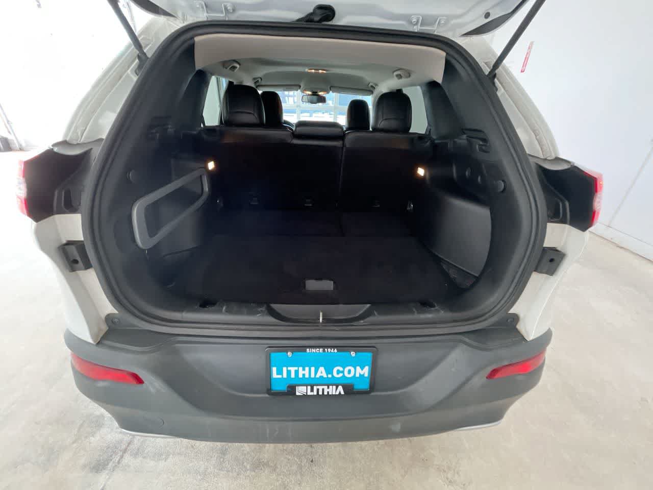 Used 2016 Jeep Cherokee Limited FWD image 22
