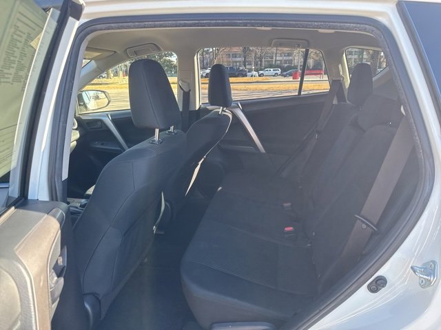Used 2018 Toyota RAV4 LE image 10