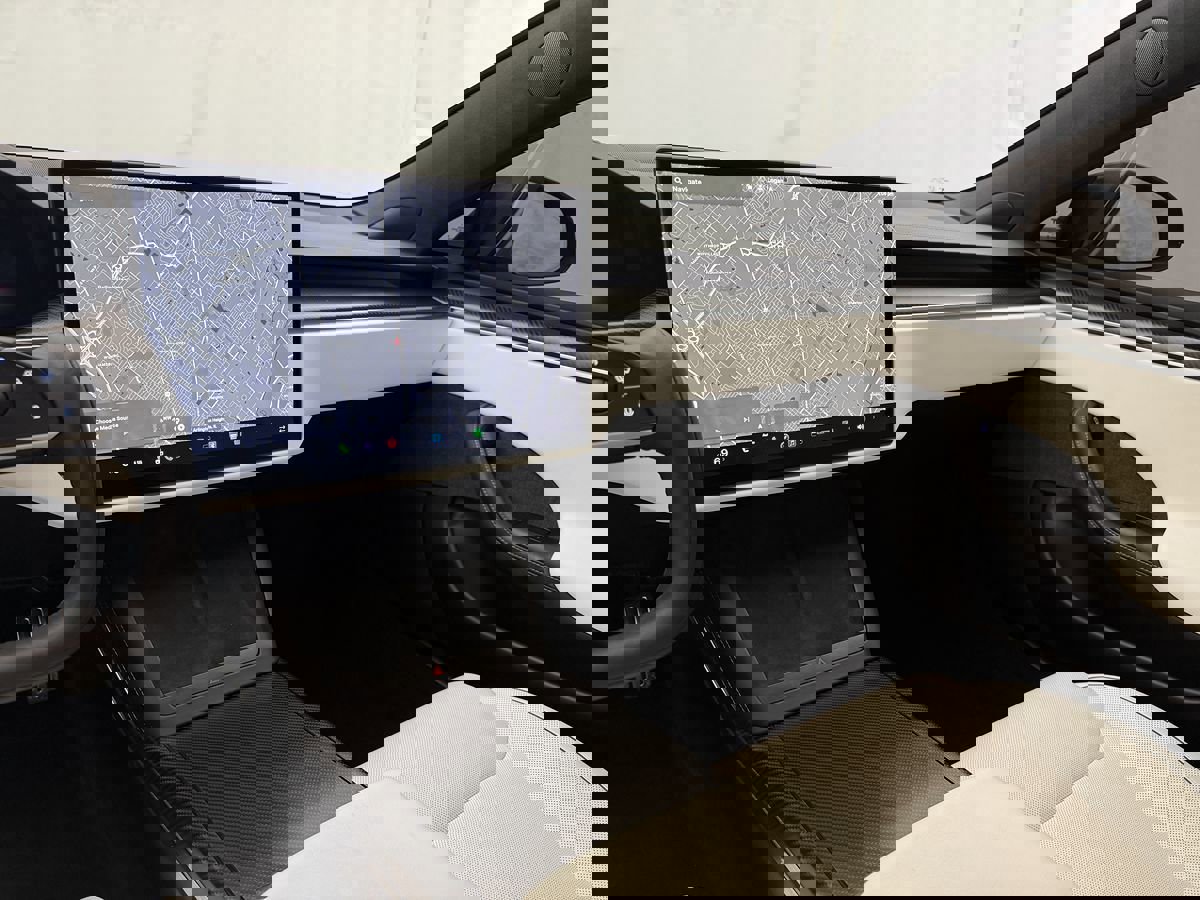 Used 2021 Tesla Model S Plaid image 12