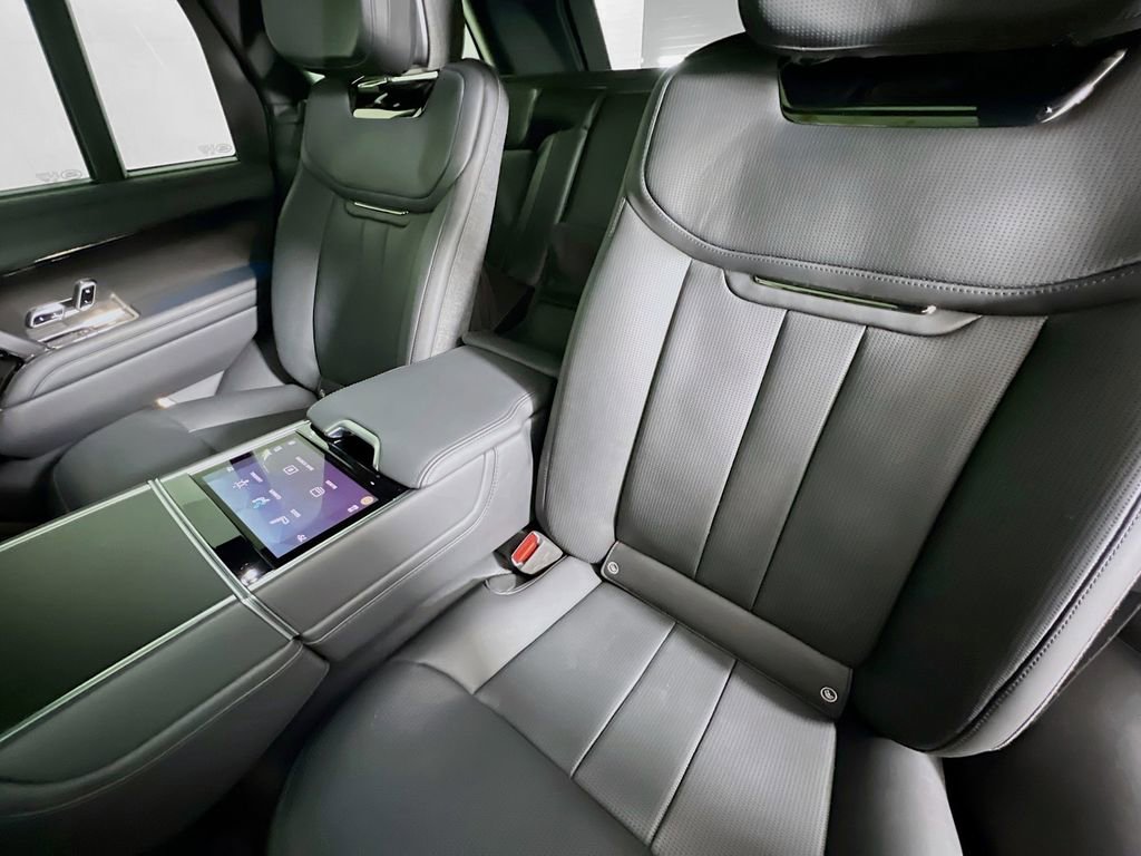 Used 2023 Land Rover Range Rover SV image 26