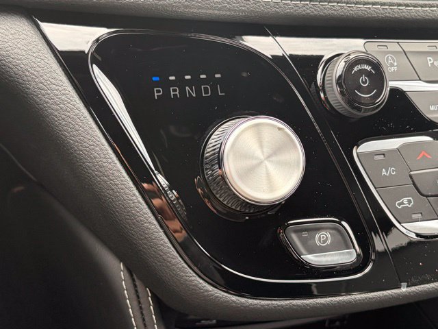 New 2026 Chrysler Pacifica Limited w/ Uconnect Theater Family Group FWD image 22