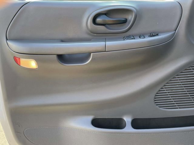 Used 2002 Ford F150 XLT image 12