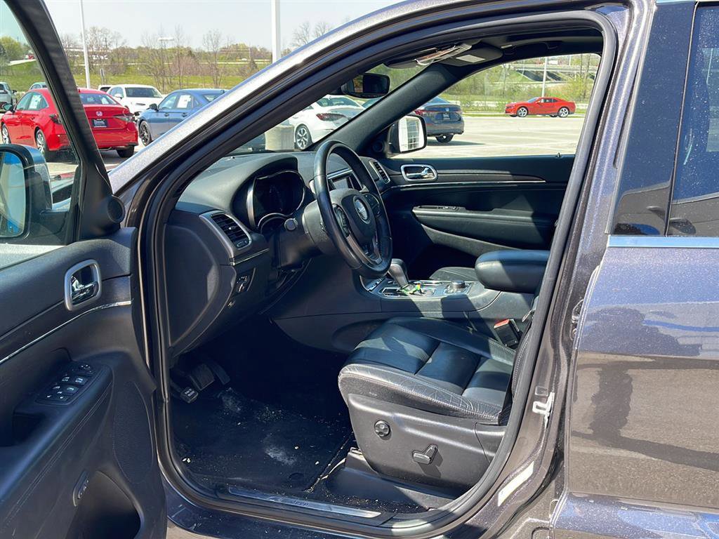 Used 2018 Jeep Grand Cherokee Limited AWD/4WD image 3