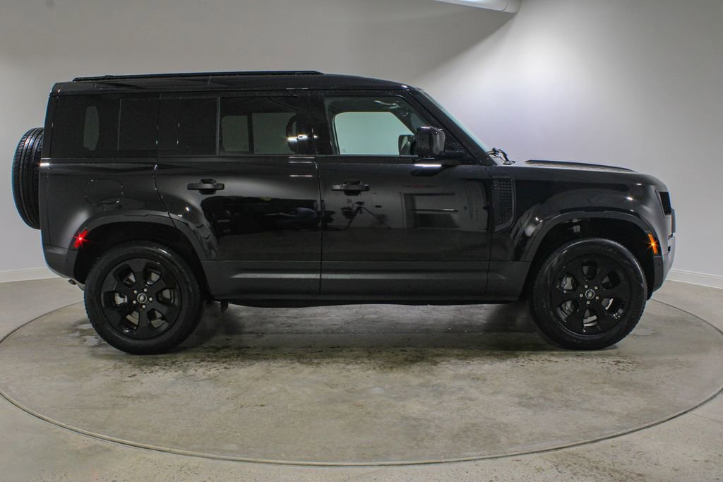 Used 2025 Land Rover Defender 110 S AWD/4WD image 6