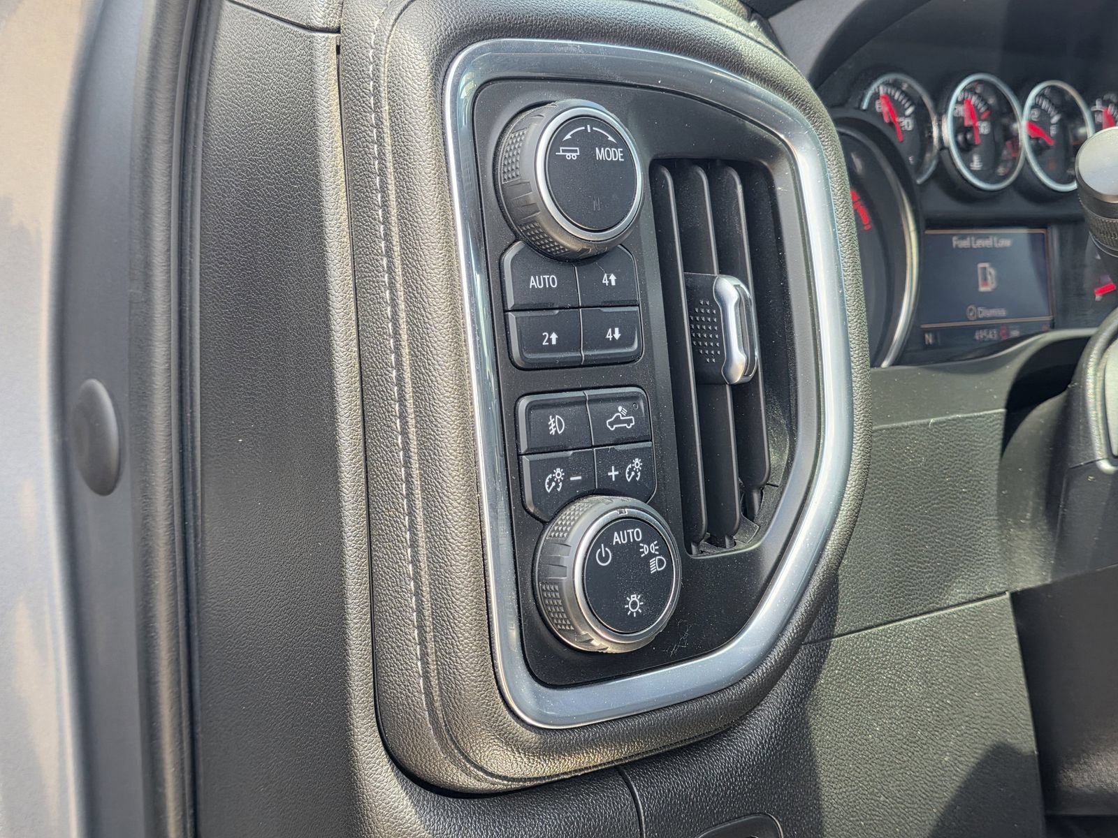 Used 2022 Chevrolet Silverado 1500 LT Trail Boss w/ Convenience Package II AWD/4WD image 21