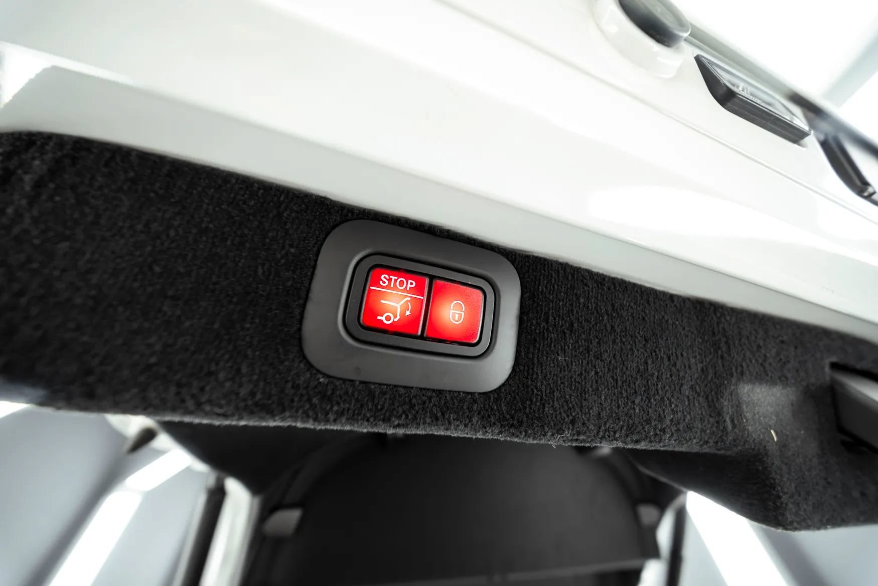 Used 2021 Aston Martin DBX AWD/4WD image 36