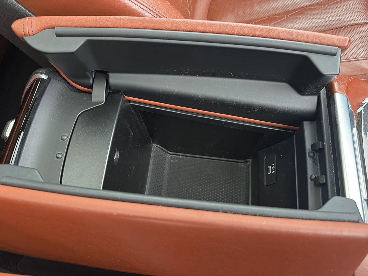 Used 2021 BMW X5 M50i w/ Executive Package image 19