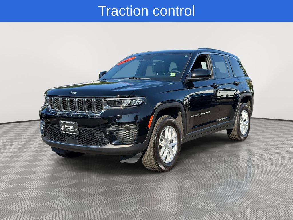 Used 2025 Jeep Grand Cherokee Laredo X w/ Luxury Tech Group I AWD/4WD image 3