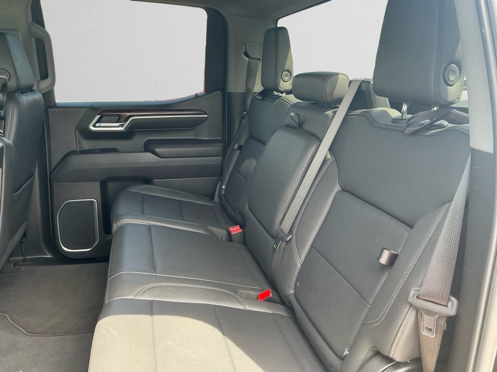 Used 2025 GMC Sierra 1500 SLT AWD/4WD image 13