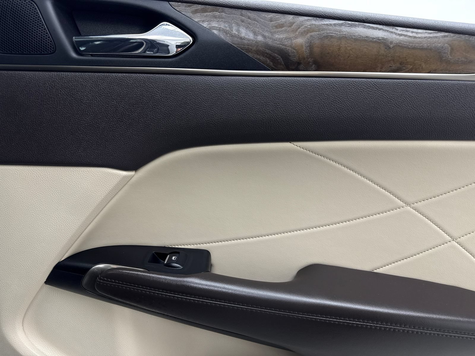 Used 2019 Lincoln MKC Reserve FWD image 48