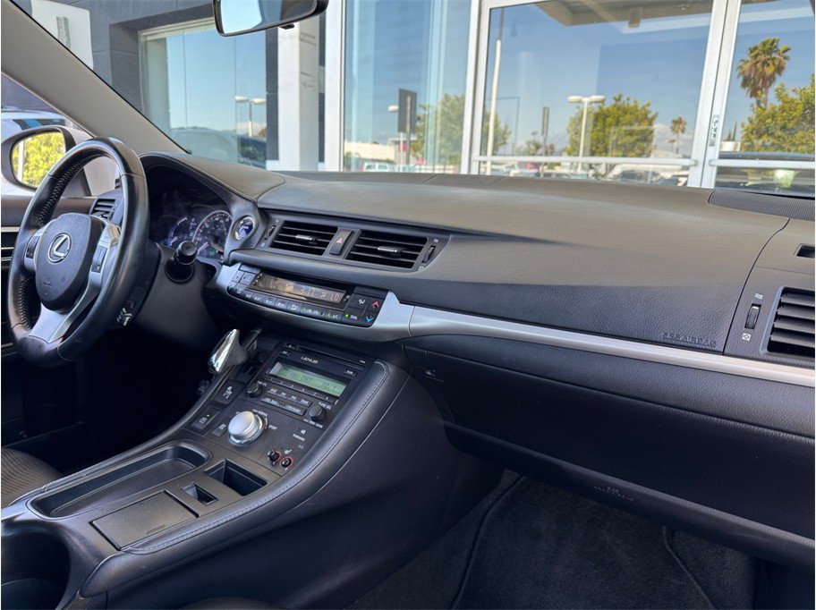 Used 2011 Lexus CT 200h Premium image 20