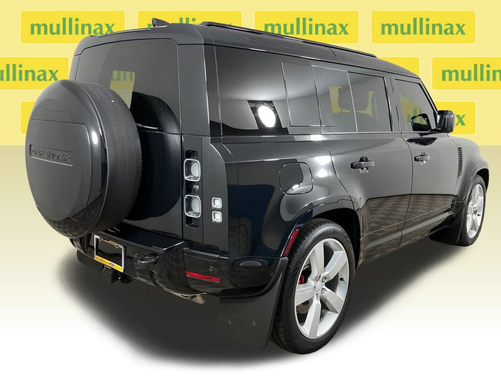 Used 2025 Land Rover Defender 110 X image 4