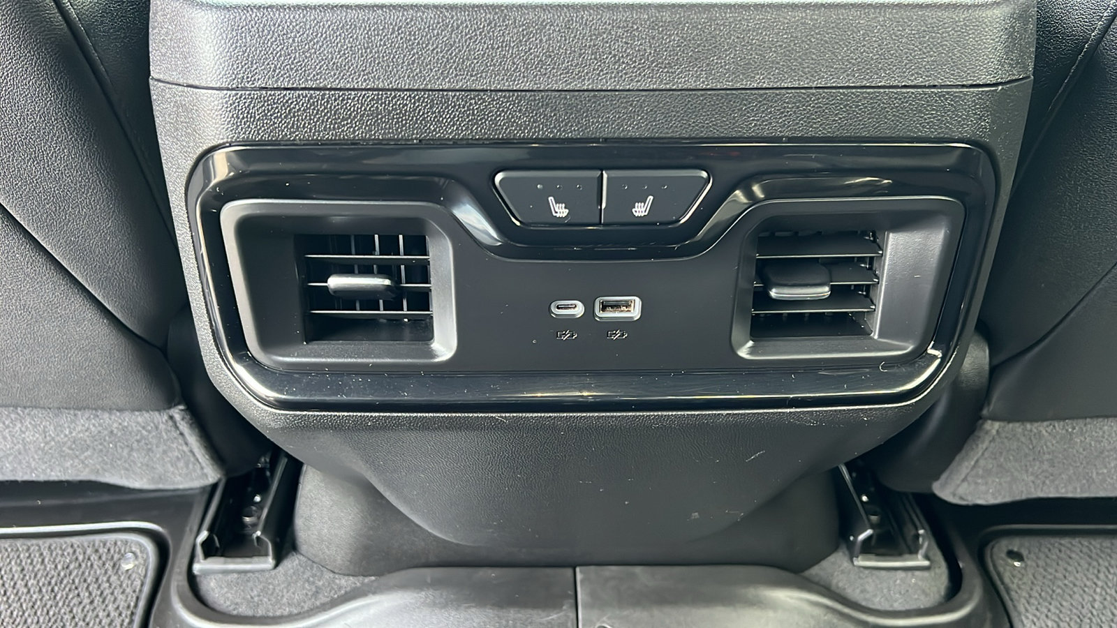 Certified 2025 GMC Sierra 2500 AT4 AWD/4WD image 16