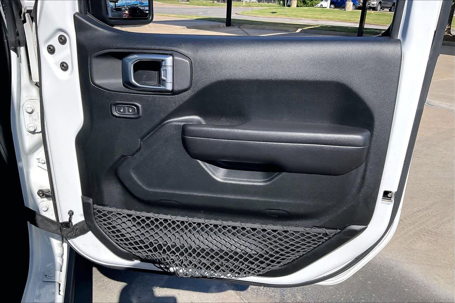 Used 2018 Jeep Wrangler Unlimited Rubicon AWD/4WD image 21