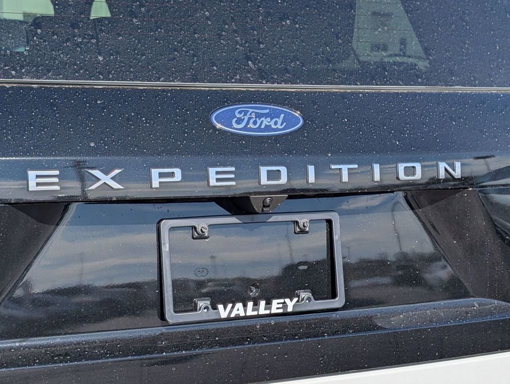 New 2026 Ford Expedition Active image 14