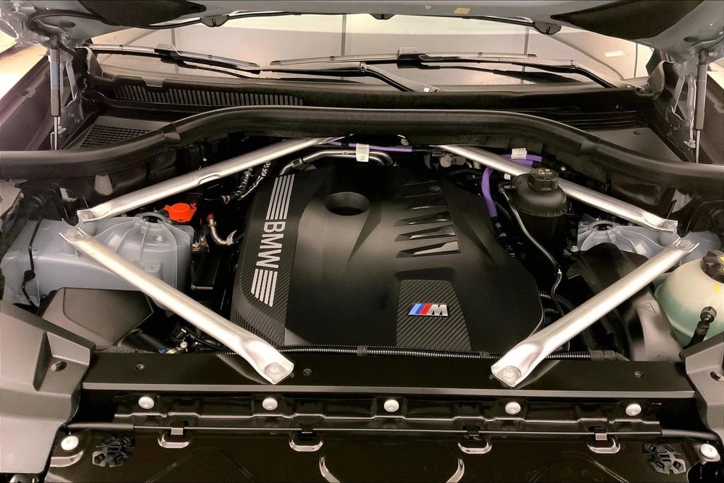 Certified 2026 BMW X6 xDrive40i w/ Climate Comfort Package image 9