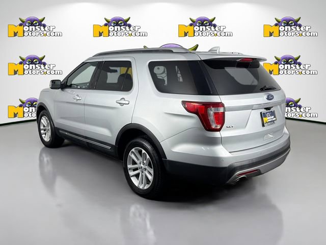 Used 2017 Ford Explorer XLT image 7