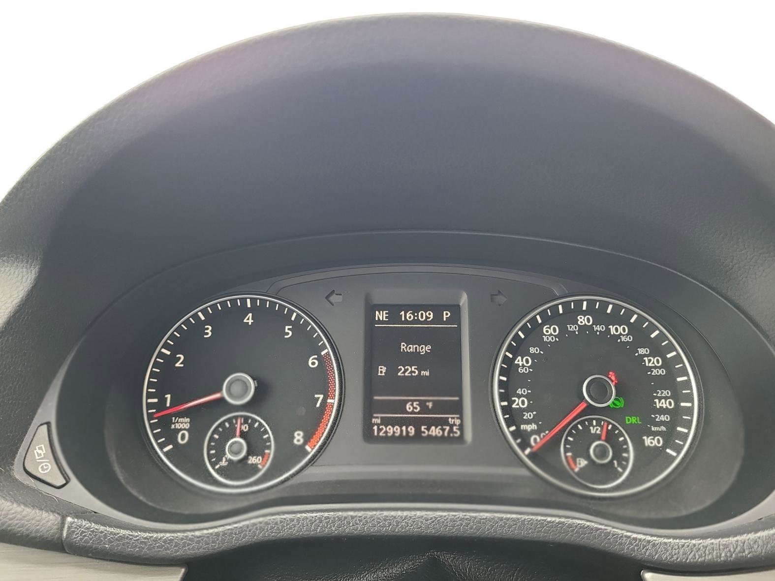 Used 2014 Volkswagen Passat 2.5 SE FWD image 13