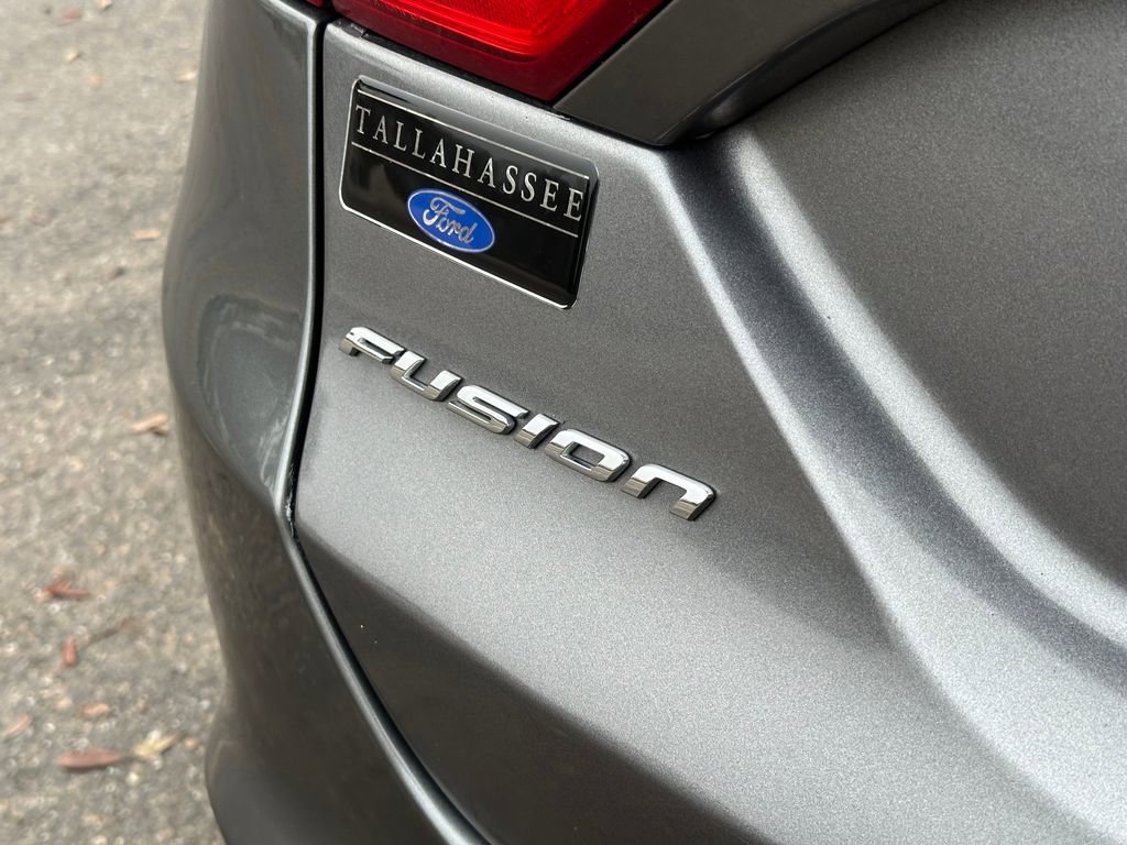 Used 2014 Ford Fusion SE w/ Equipment Group 202A image 17