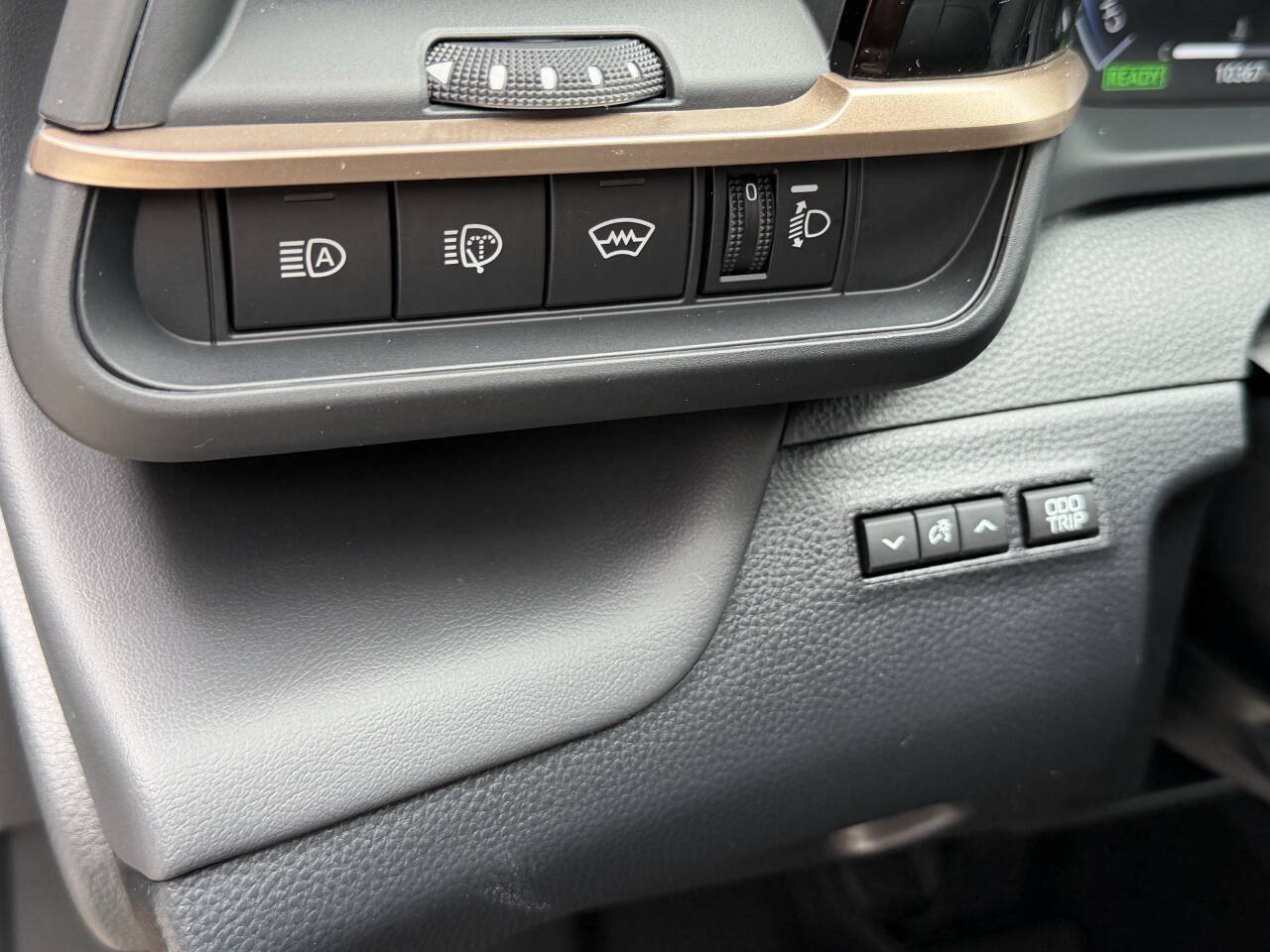 Used 2025 Toyota Crown Signia AWD/4WD image 28