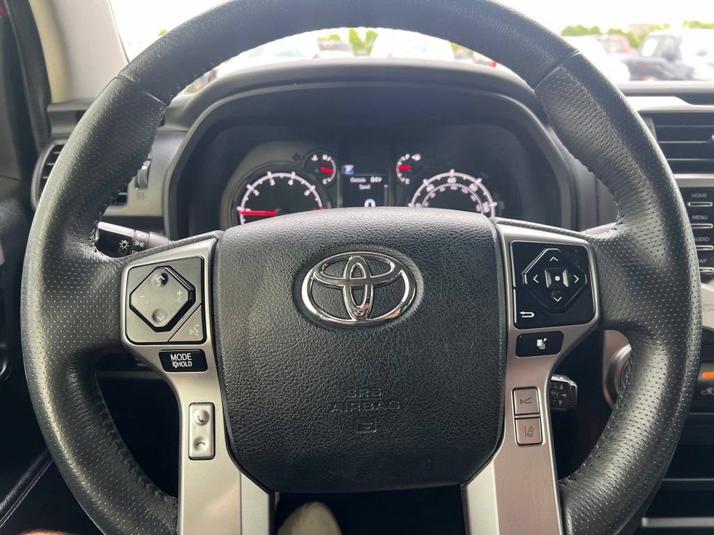 Used 2022 Toyota 4Runner SR5 RWD image 40