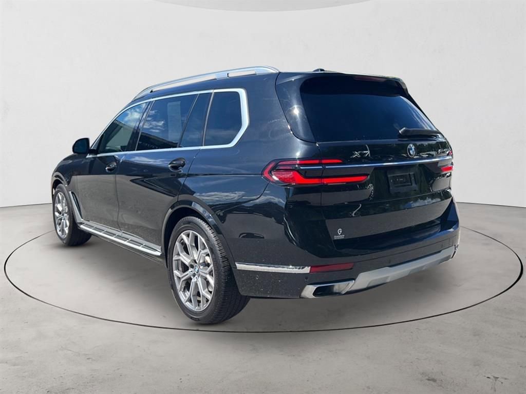 Used 2024 BMW X7 xDrive40i AWD/4WD image 3