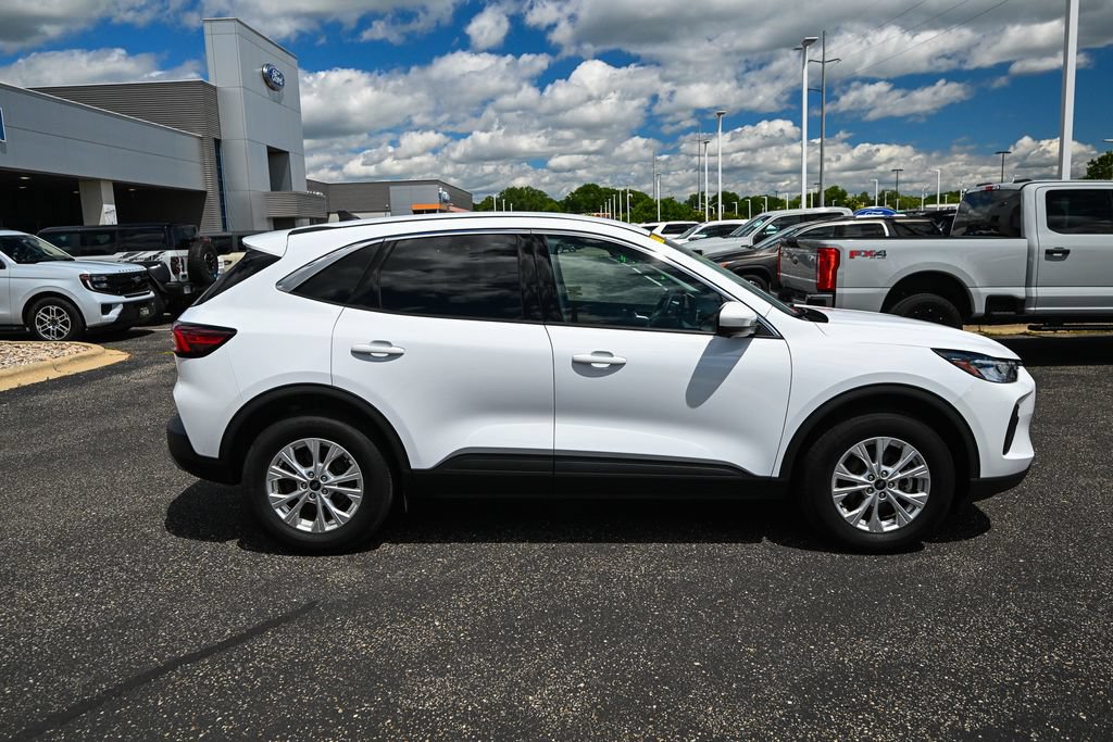 Certified 2023 Ford Escape Active w/ Tech Pack #2 AWD/4WD image 3