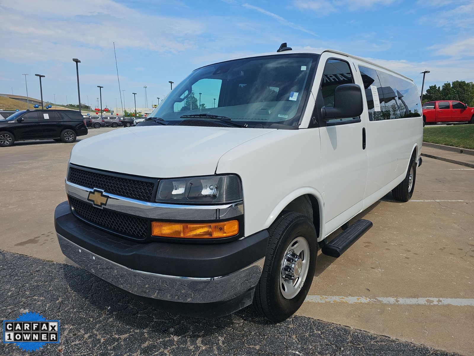 Used 2025 Chevrolet Express 3500 LT w/ LT Preferred Equipment Group RWD image 8