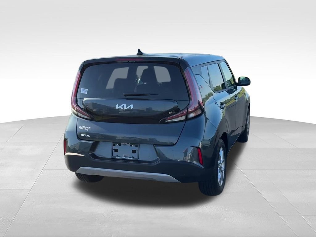 Used 2025 Kia Soul LX w/ LX Technology Package FWD image 6