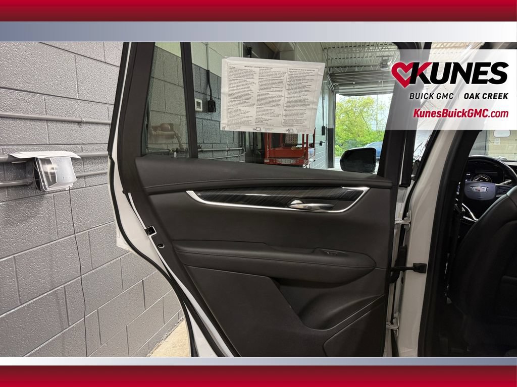 Used 2021 Cadillac XT6 Premium Luxury AWD/4WD image 34