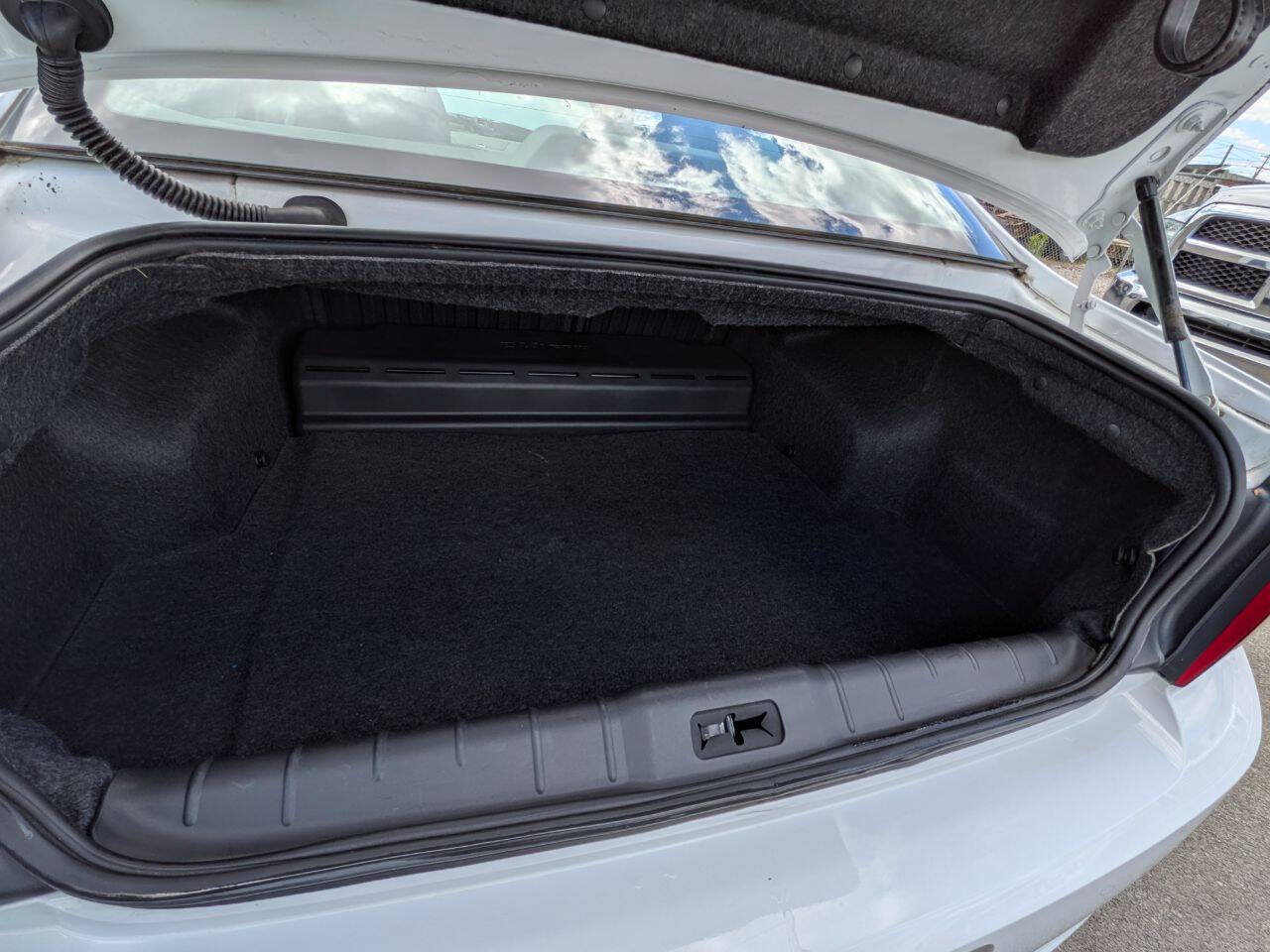 Used 2009 Chevrolet Malibu Hybrid FWD image 26