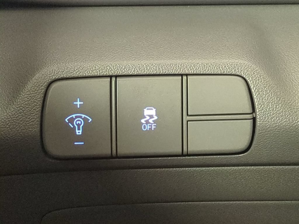 Used 2024 Hyundai Elantra SEL FWD image 26