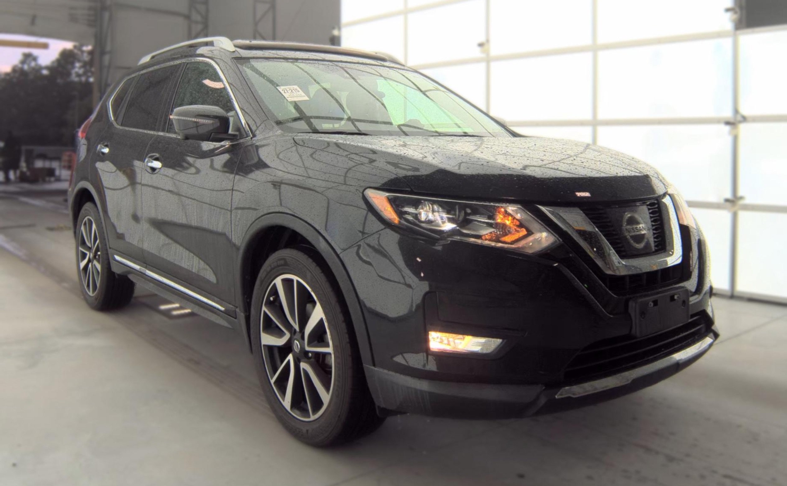 Used 2017 Nissan Rogue SL w/ SL Premium Package AWD/4WD image 3